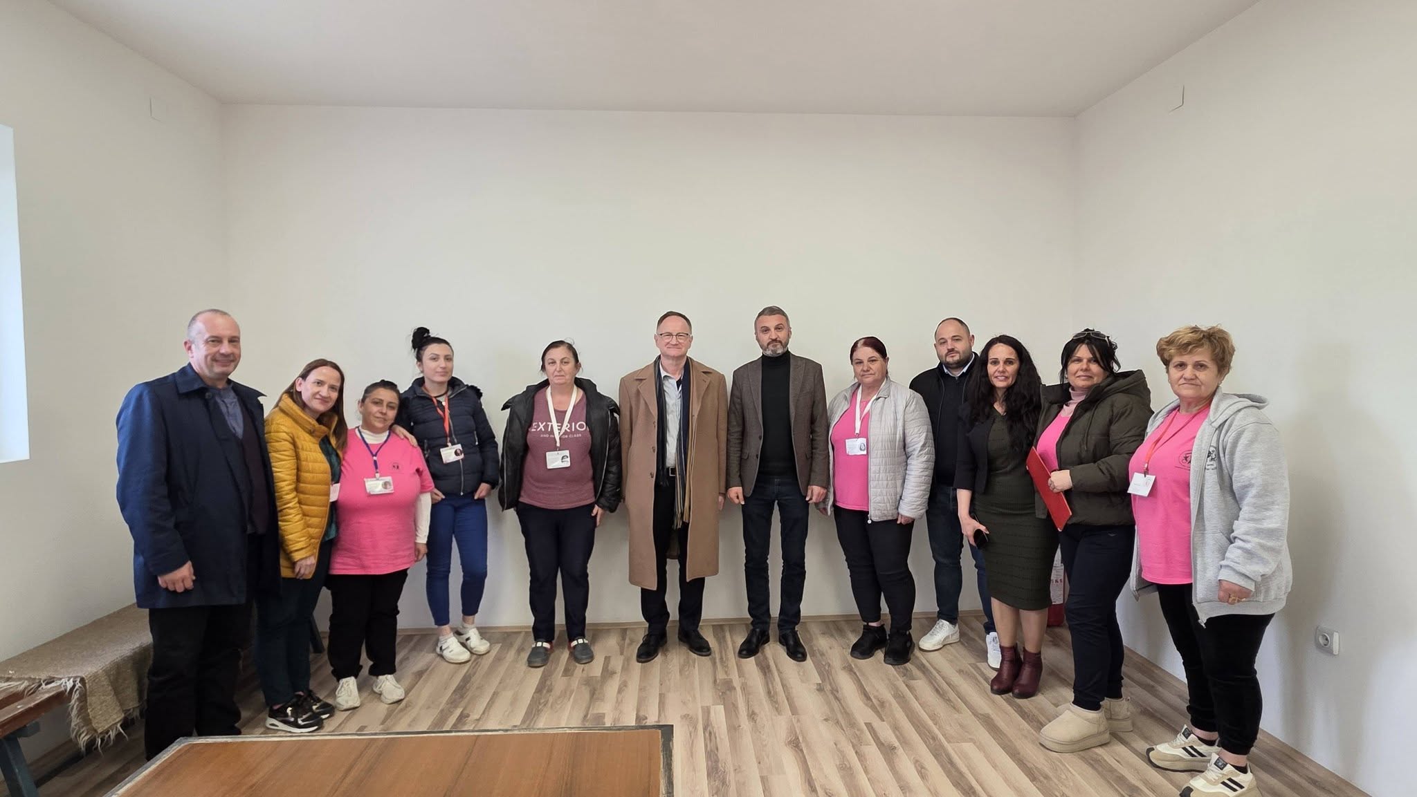  Аташе Харолд Фугер во посета на Росоман