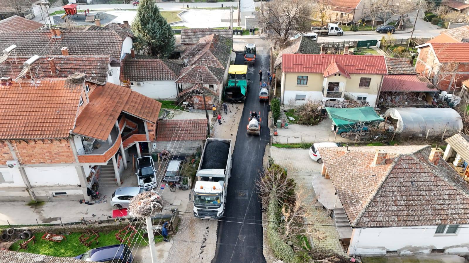 Асфалтирање на крак од улицата „Гоце Делчев“ во Росоман